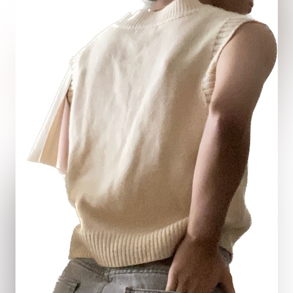 Beige Crop Cardigan - Picture 2 of 3